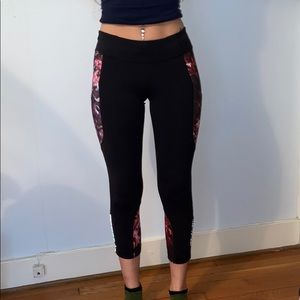 Lululemon leggings flower pattern